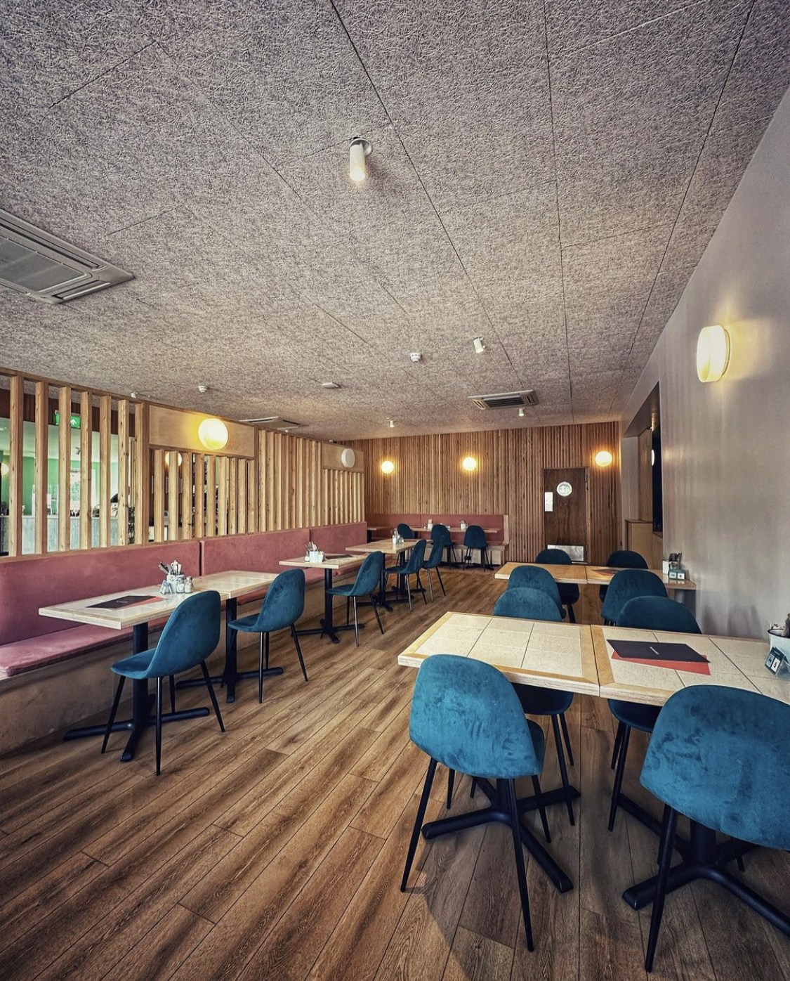Mamawu spacious seating
